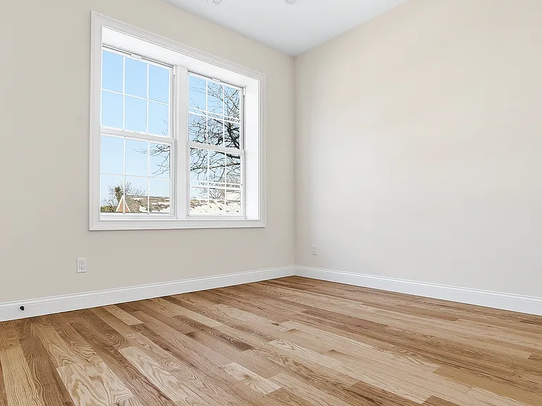 560-562 Warburton Ave #2A — Photo 7