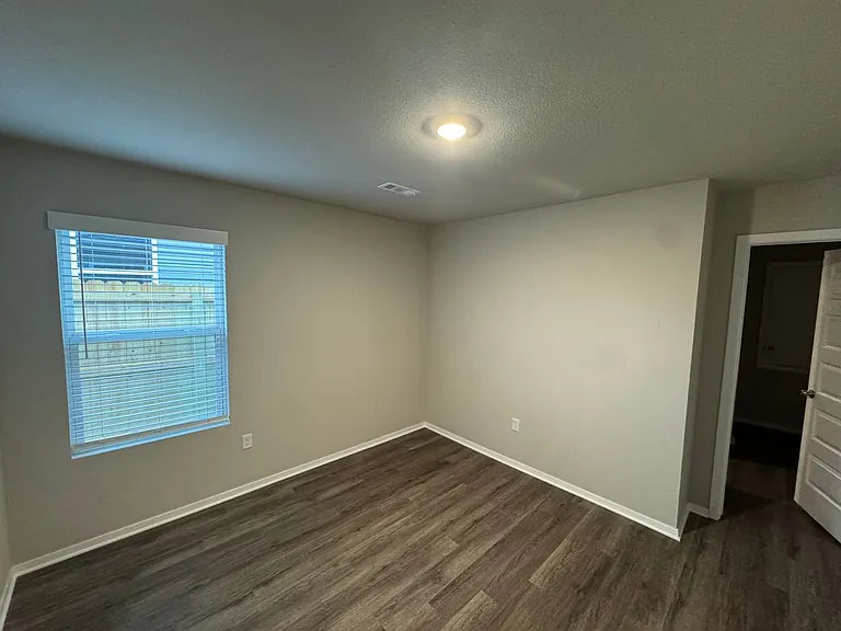 6505 NW Vandergriff St — Photo 8
