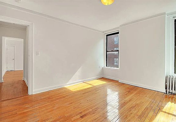 3rd image of 401 W 19th St APT 3B
