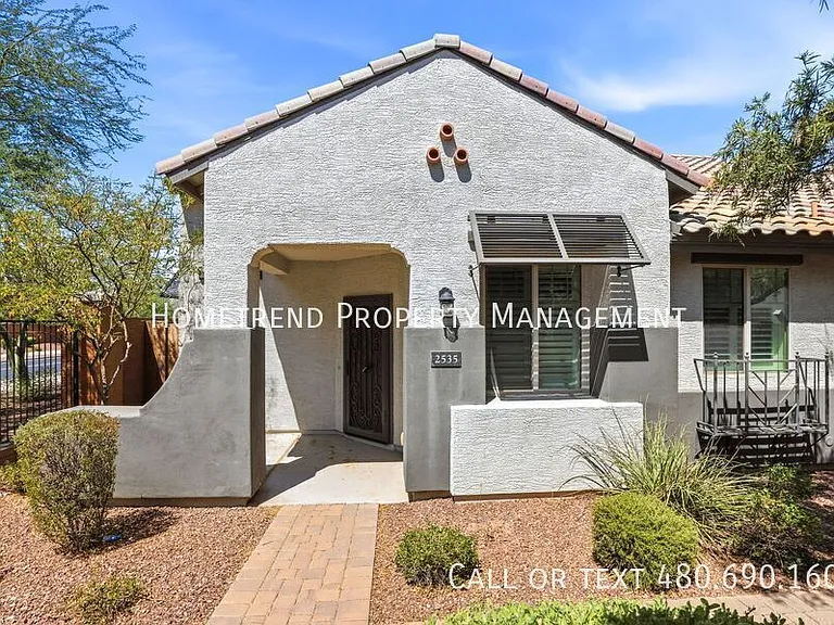 2535 E Vermont Dr — Photo 1