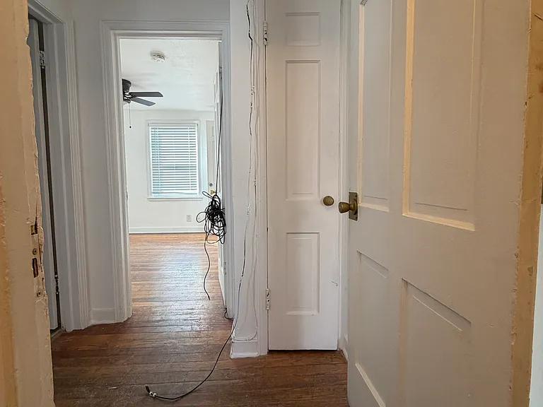 104-106 N Blair St #104 — Photo 11