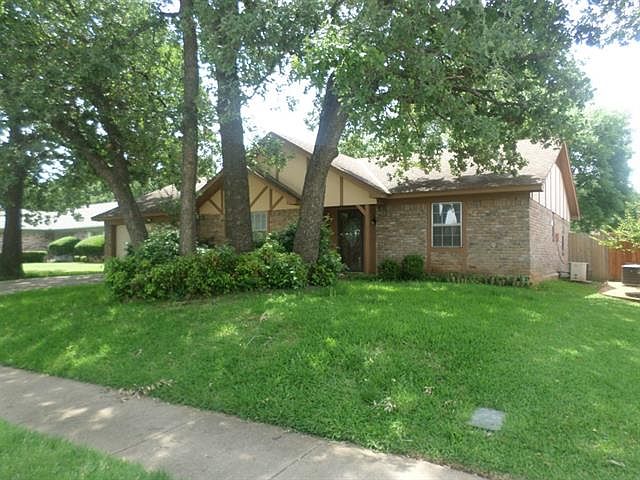 1st image of 1628 Bedford Oaks Dr