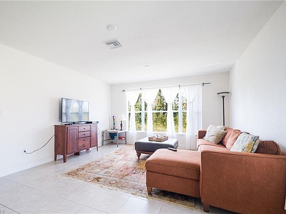 3rd image of 762 Halsey Ave