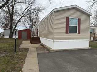 302 Carriage Lane Est, Streator, IL