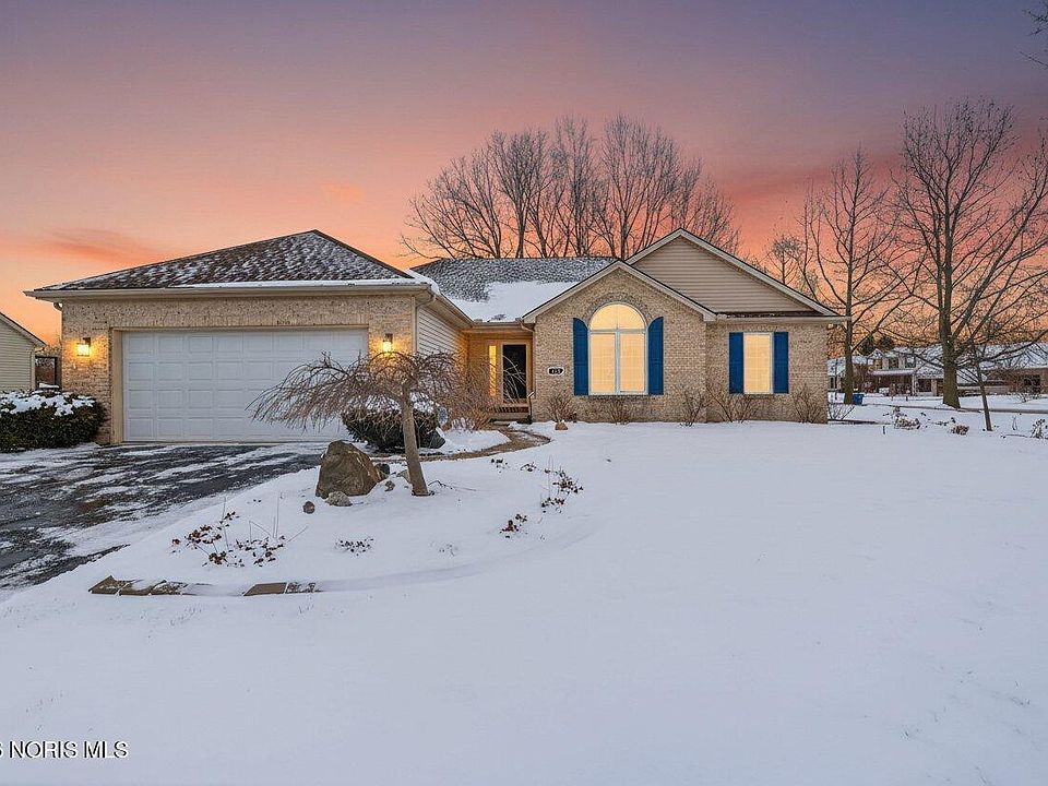 1st image of 125 Hidden Meadow Dr
