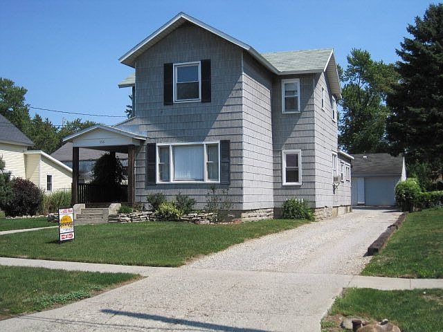 1st image of 556 Park St
