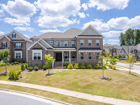 909 Weycroft Ave, Cary, NC 27519