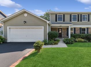 1528 Bonaventure Dr, Naperville, IL 60563