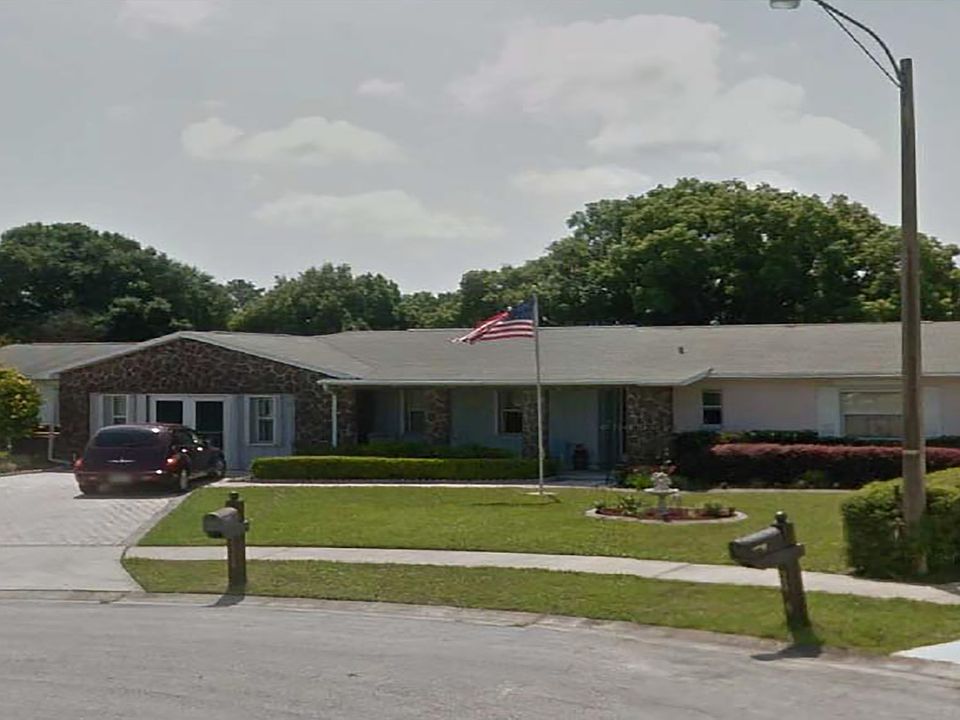 1st image of 2420 Oakwood Ct