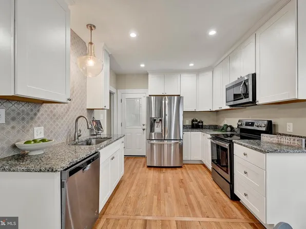 2630 Wycliffe Rd, Parkville, MD 21234