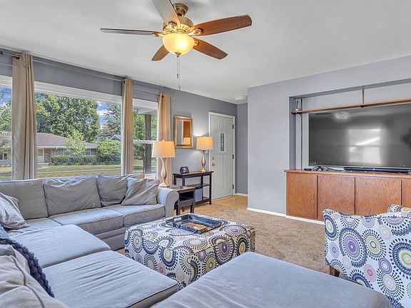4th image of 78 Pheasant Dr