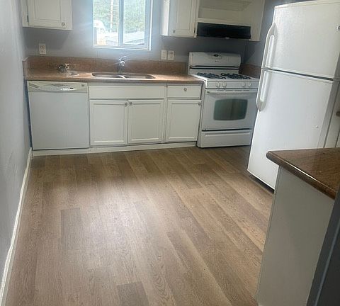 2nd image of 3426 S Mockingbird Way