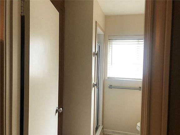3rd image of 5747 Oxford Pl