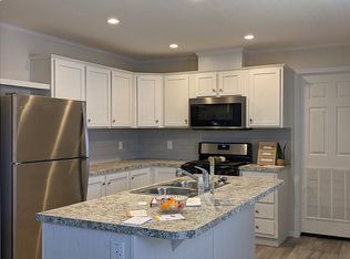 4004 Peach Blossom Ln, Midland, MI