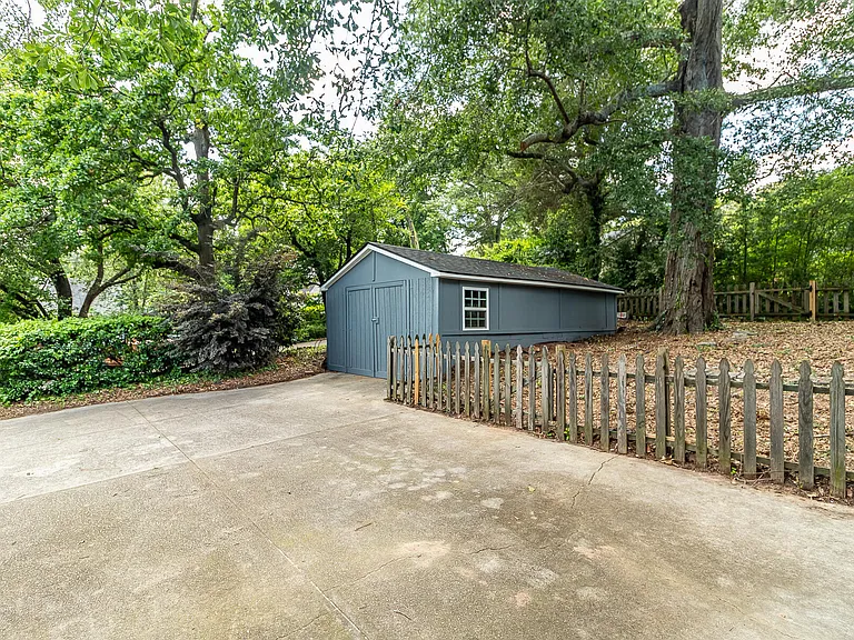 703 Hickman Rd — Photo 3