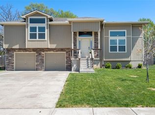 21351 Noble St, Spring Hill, KS 66083