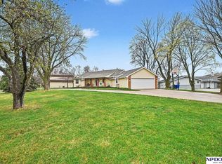 104 Ginger Cove Rd, Valley, NE 68064