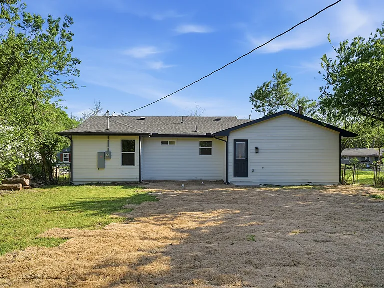 810 Cordell St — Photo 13