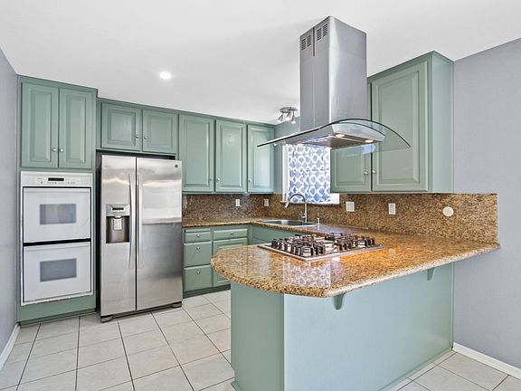 2nd image of 14611 Wakefield St