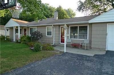 1st image of 106 N Holiday Dr