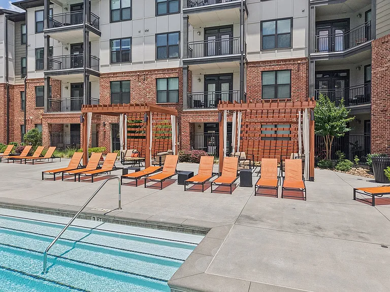 The Kirkwood Apartments at Edgewood — Photo 16
