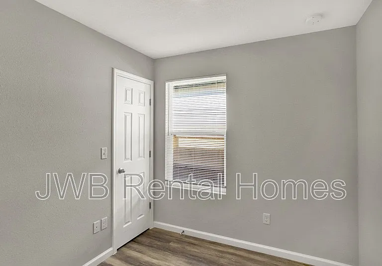 1362 Florida Ave — Photo 6