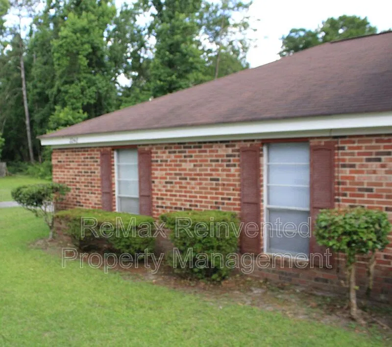 2 bed, 1.5 bath, 990 sqft, $1,090 — Photo 2