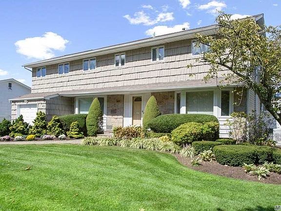 2nd image of 82 Rockland Dr