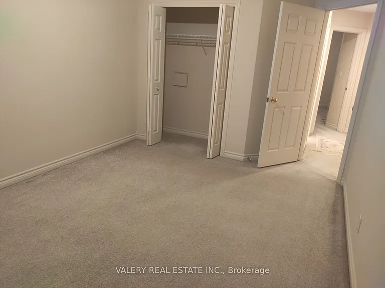 1058 Lexington Cir — Photo 11