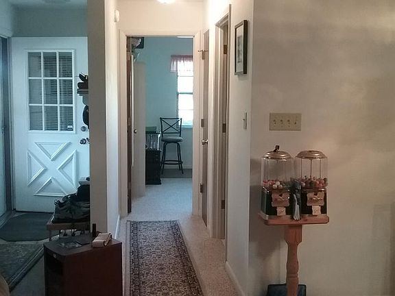 HALL ENTRANCE 2ND BR