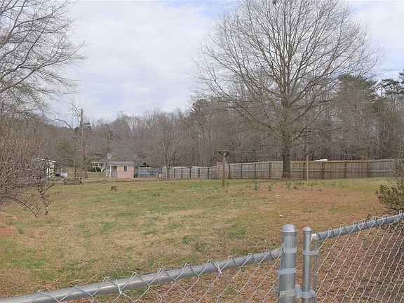 4th image of 309 Magnolia Meadow Ln