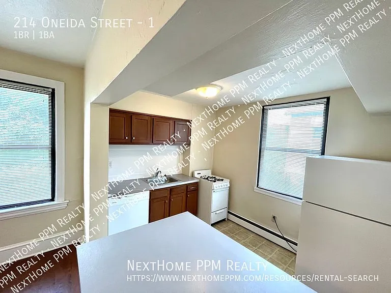 214 Oneida St #1 — Photo 18