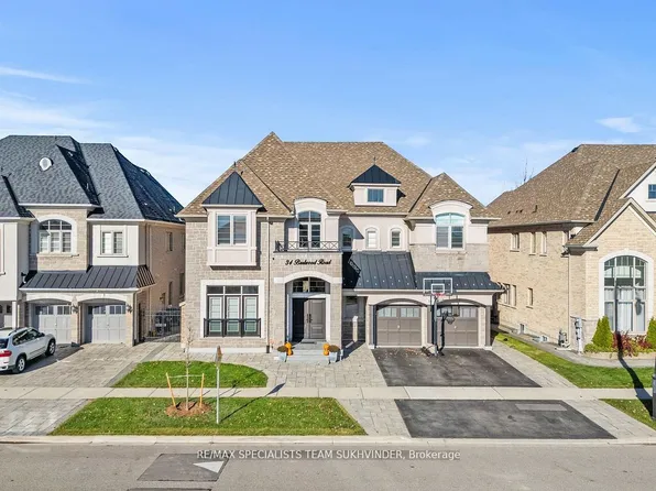 34 Burlwood Rd, Brampton, ON L6P 4E8