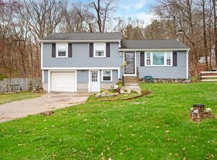 14 Walnut St, Plainville, MA 02762