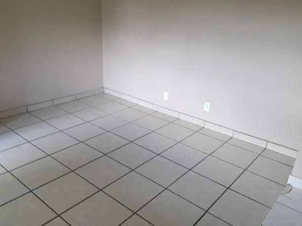 221 E Vine St Unit B, Lodi, CA 95240