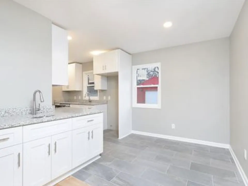 212 Thornton Ave