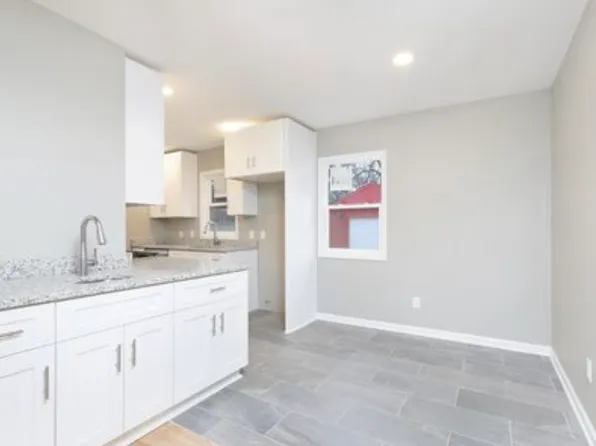 212 Thornton Ave, Des Moines, IA 50315