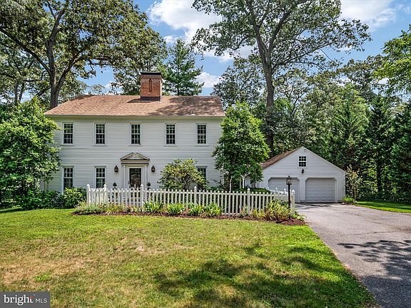 2nd image of 487 Fairoak Dr