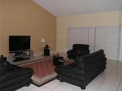 3rd image of 9344 Sun Pointe Dr