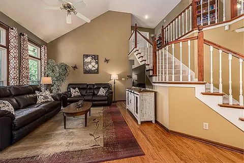5th image of 4208 Newman St