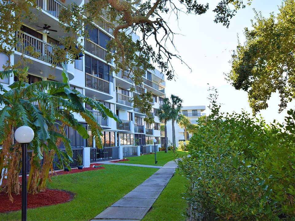 1st image of 300 Columbia Dr #2051