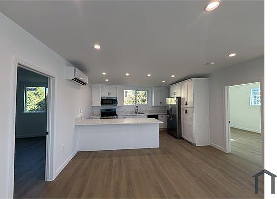 2nd image of 2280 S Barrington Ave #10
