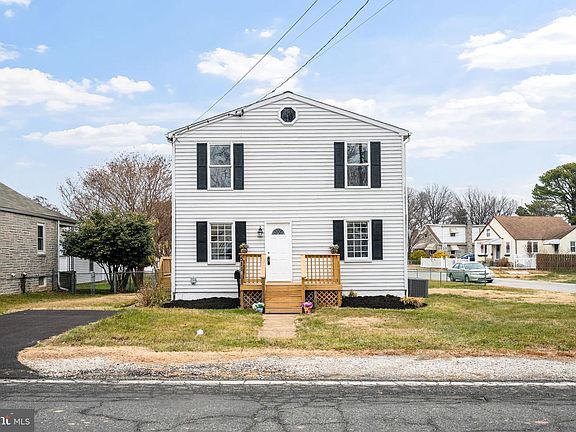 2nd image of 511 Riverside Dr