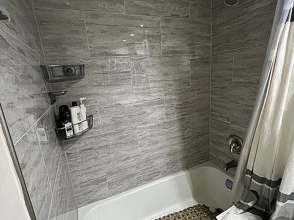 2nd image of 19 Parkside Ct APT 5