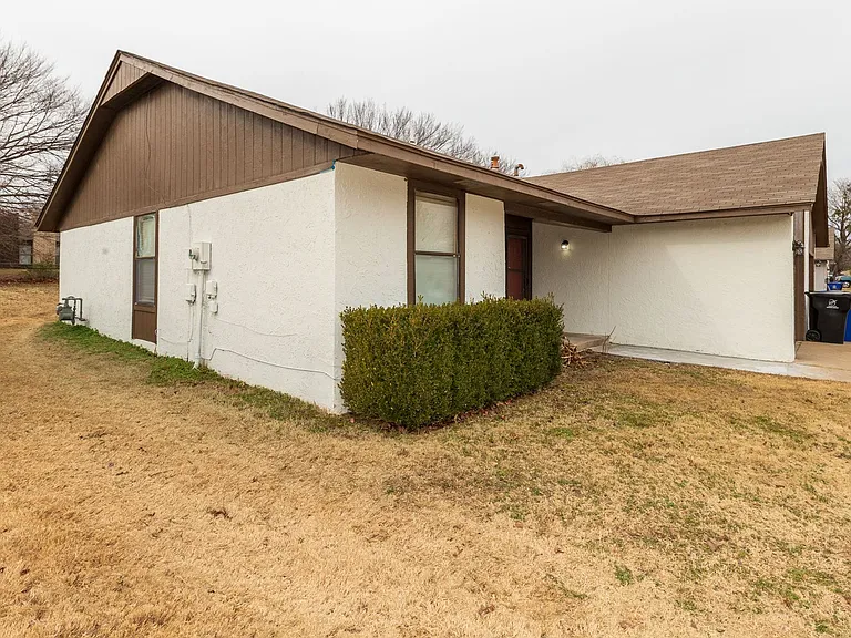 4902 S Gum Ave — Photo 41