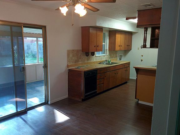 3rd image of 2511 North Ave