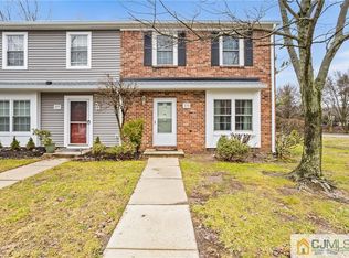 375 Rittenhouse Ct, North Brunswick, NJ 08902