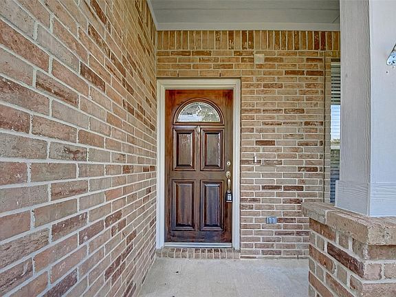 3rd image of 26439 Richwood Oaks Dr