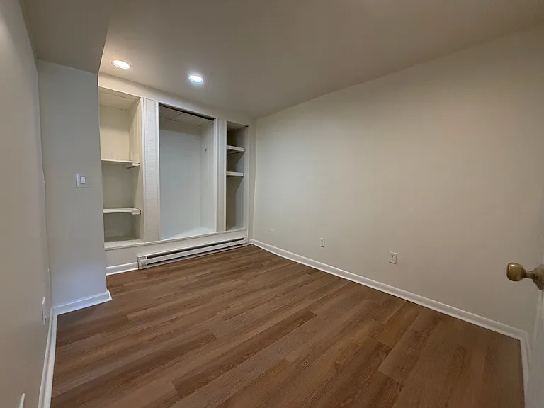 1554 1st St #BASEMENT — Photo 6