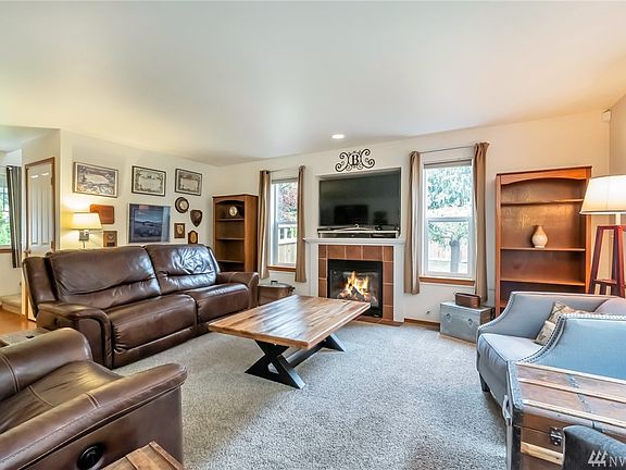 3rd image of 36993 Tamarack Dr NE